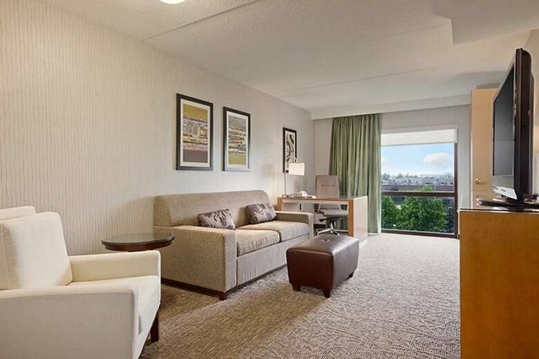 Hotel Embassy Suites By Hilton Auburn Hills