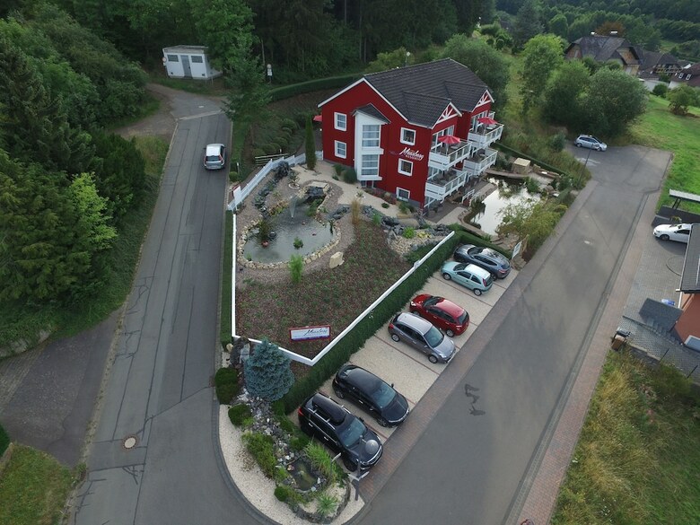 Apartamentos Ferienwohnungen Maarberg Resort