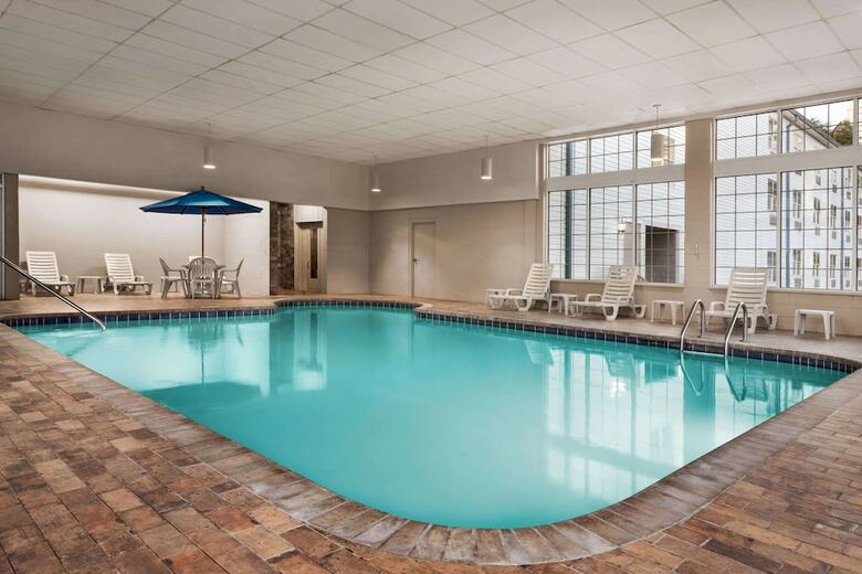 Hotel Ramada By Wyndham Pigeon Forge North