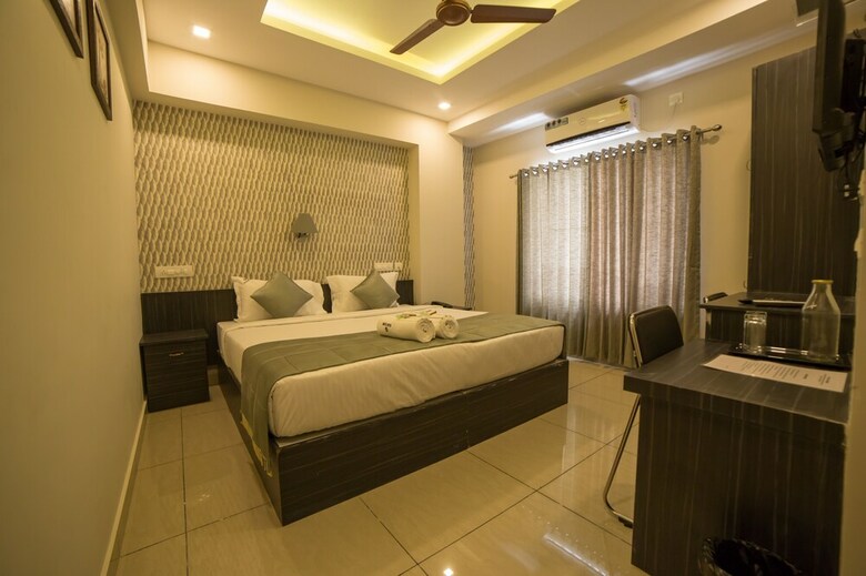 Hotel South Gate Residency