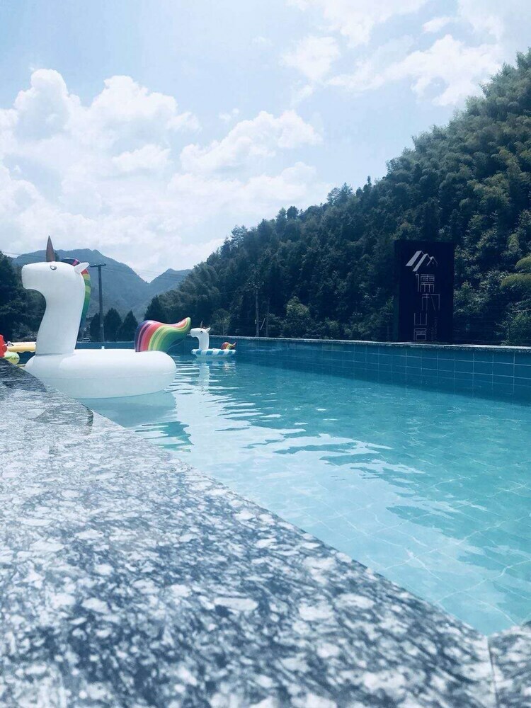 Ru Village Hotel