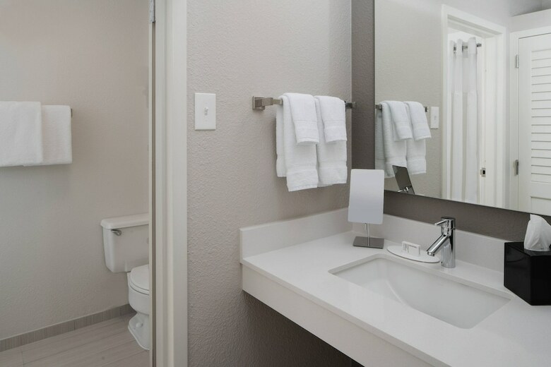 Hotel Courtyard By Marriott Nashville Airport
