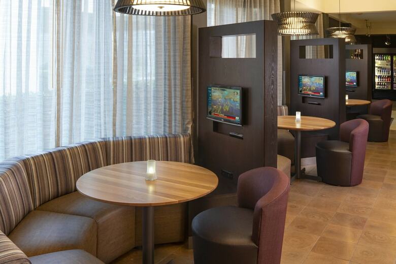 Hotel Courtyard By Marriott Nashville Airport