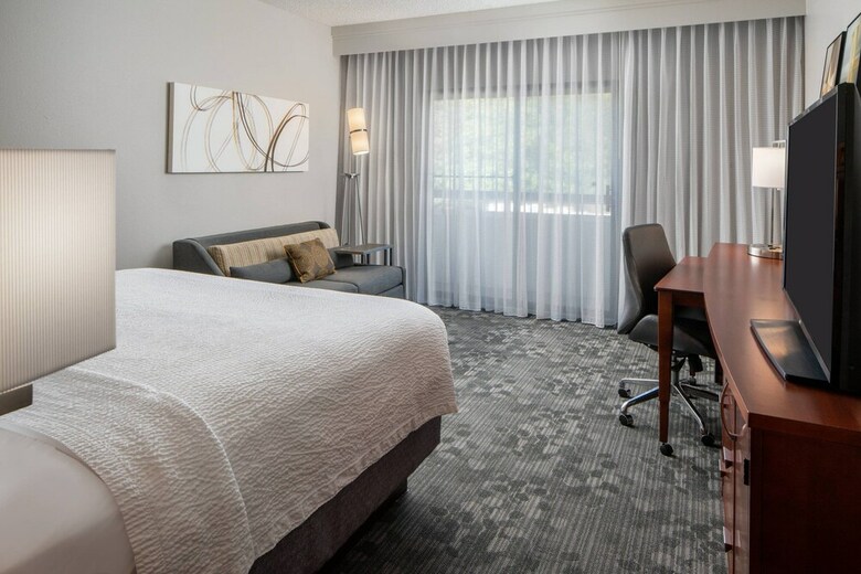 Hotel Courtyard By Marriott Nashville Airport