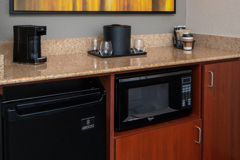 Hotel Courtyard By Marriott Nashville Airport