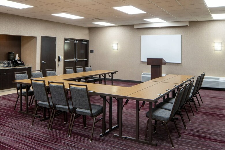 Hotel Courtyard By Marriott Nashville Airport