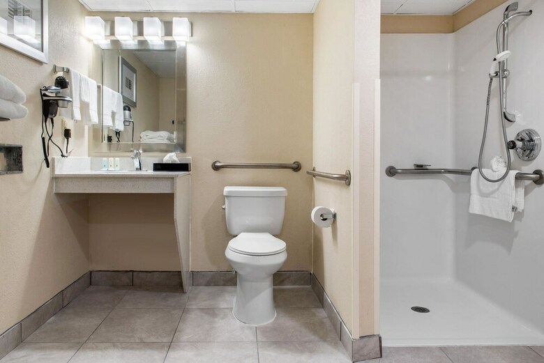 Hotel Quality Inn And Conference Center