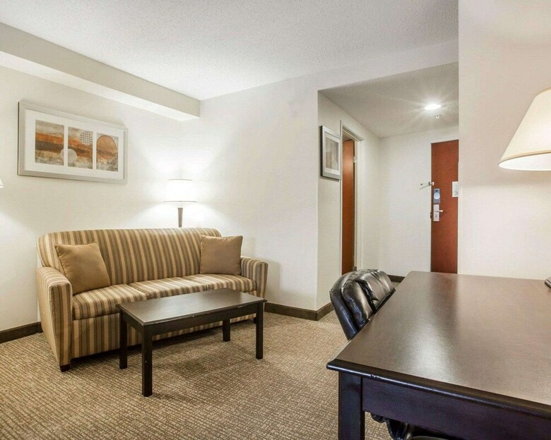 Hotel Comfort Suites Atlanta Airport