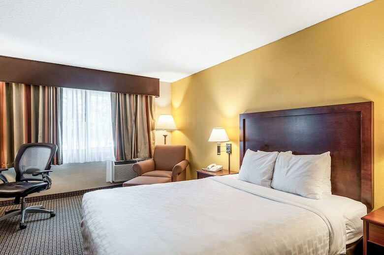 Clarion Hotel Seattle Airport