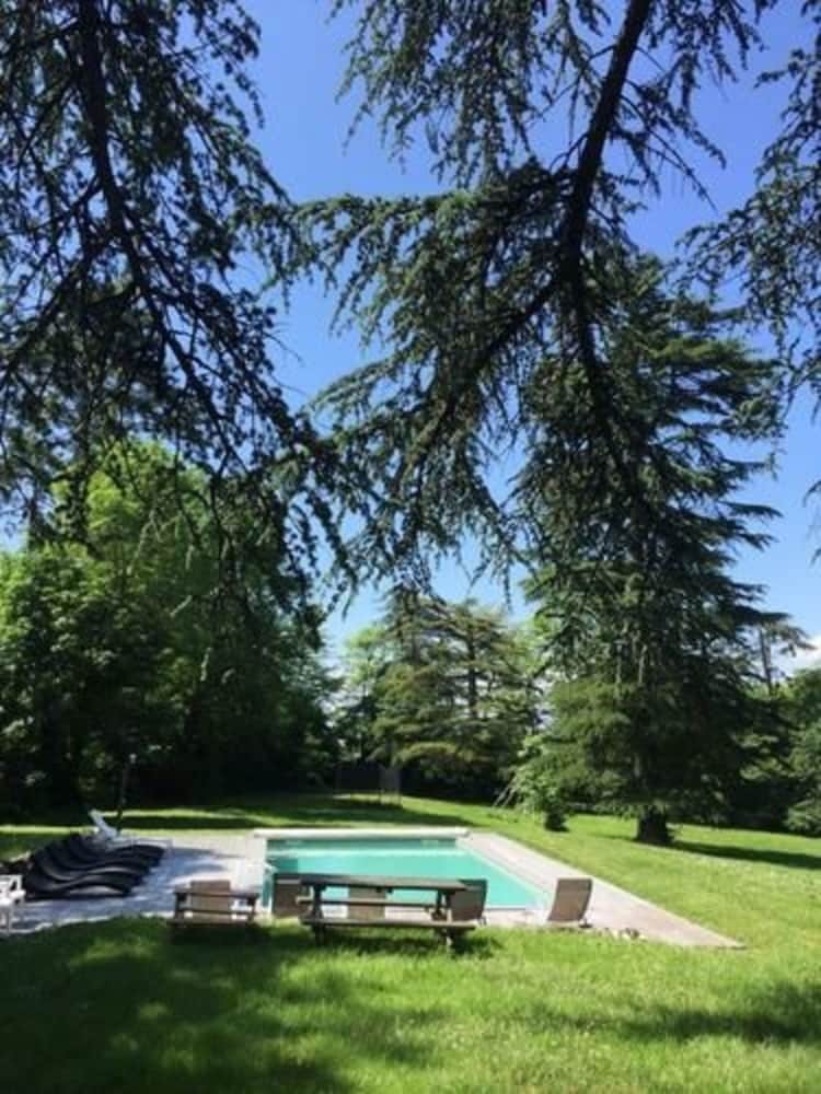 Hotel Gite Le Jardin Des Cedres