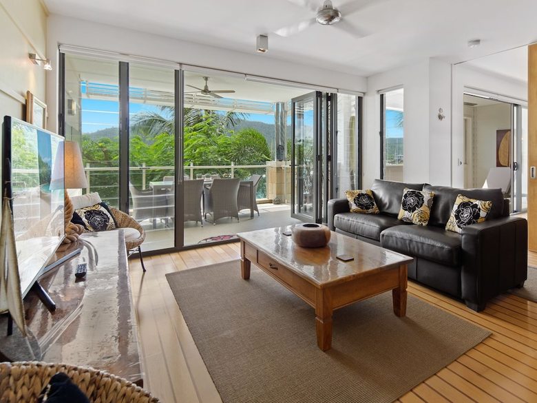 Luxury Marina View Apartment