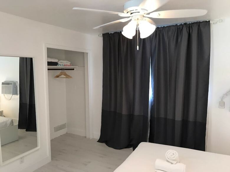 Hallandale Beach Apartments