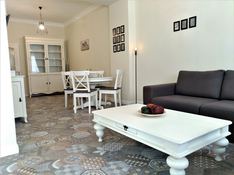 Baratero City Corner Apartment