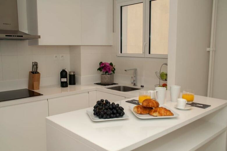 Apartamento 55 M2 With Balcony In The 6th Arrondiss.