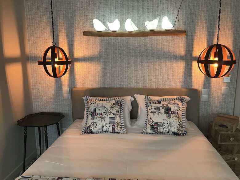 Hostal Royal Beach Hostel & Suites