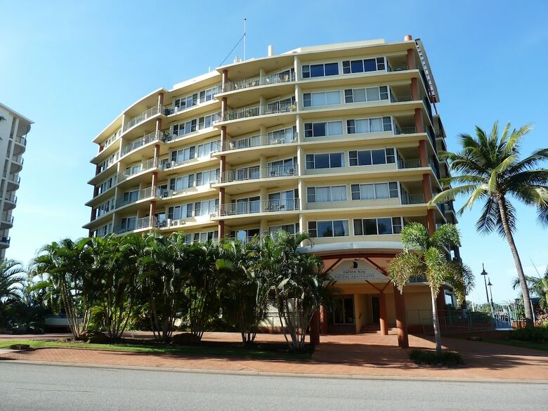 Apartamentos Cullen Bay Resort