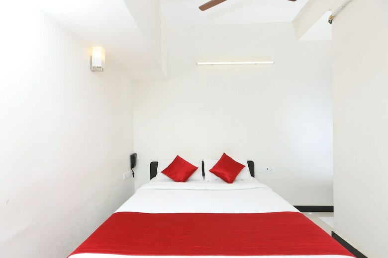 Hotel Oyo 15133 Sharon Residency