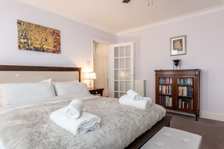 1 Bedroom Apartment Near The Sea