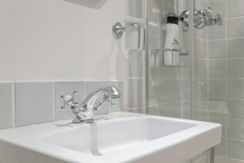 1 Bedroom Apartment In Kennington With Garden