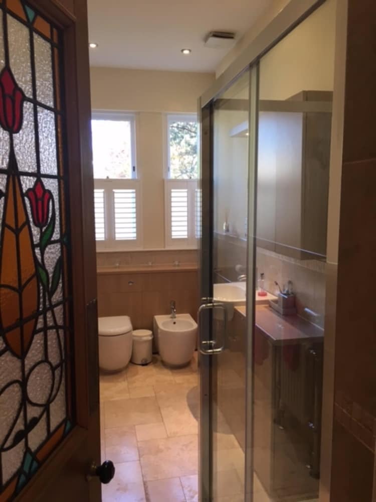 South Edinburgh 3 Bedroom Apartment With Garden