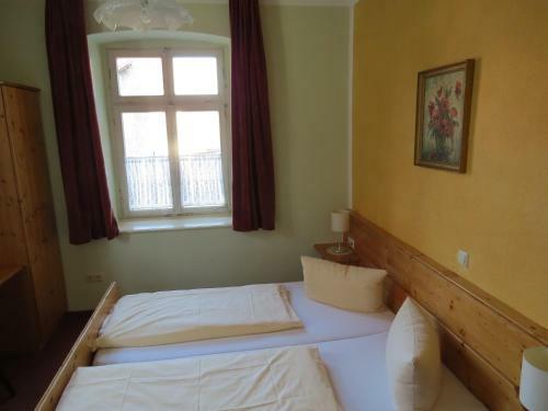 Hostal Gasthaus Zum Lamm