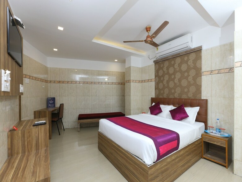 Hotel Oyo 11437 Gmt Centre