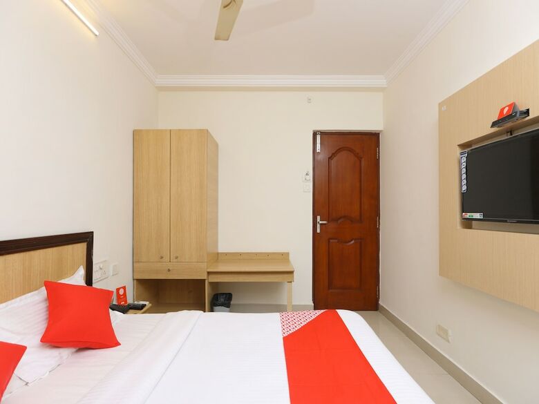 Hotel Oyo 12251 Half Moon