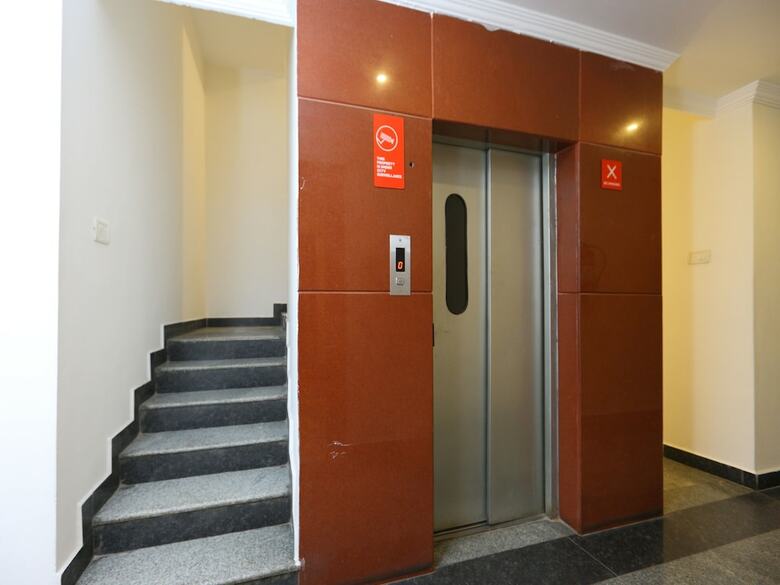 Hotel Oyo 12251 Half Moon
