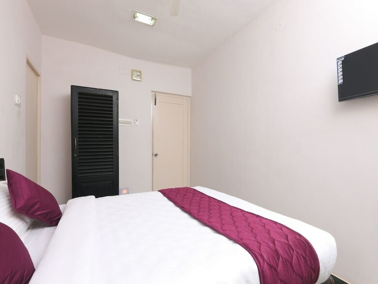 Hotel Oyo 11661 Krishna Park