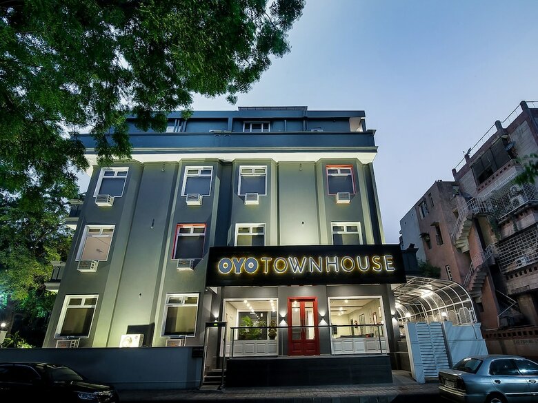 Hotel Oyo Townhouse 023 Cr Park