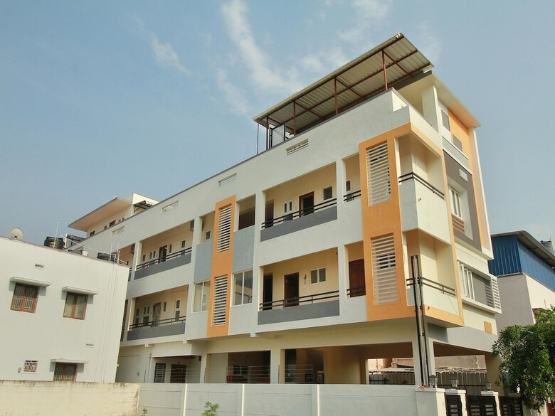 Oyo 12798 Soundaryam Apartments