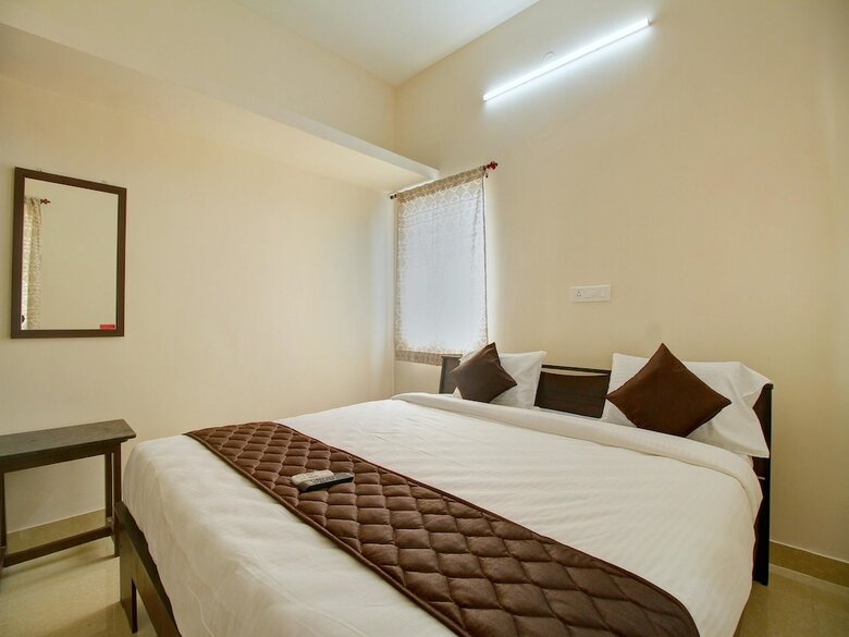 Oyo 12798 Soundaryam Apartments