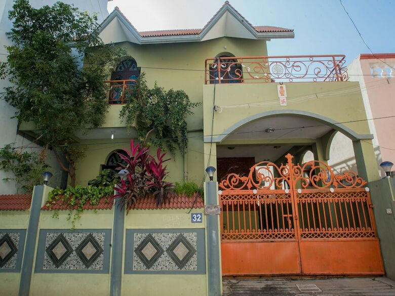 Oyo 12176 Home Spacious 3bhk Near Ecr