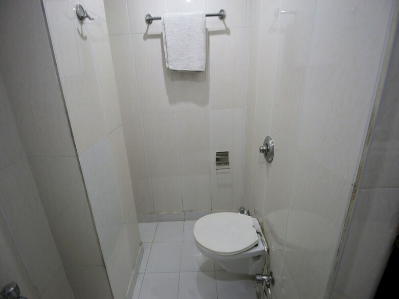 Oyo 6408 Hotel Delhi Heart