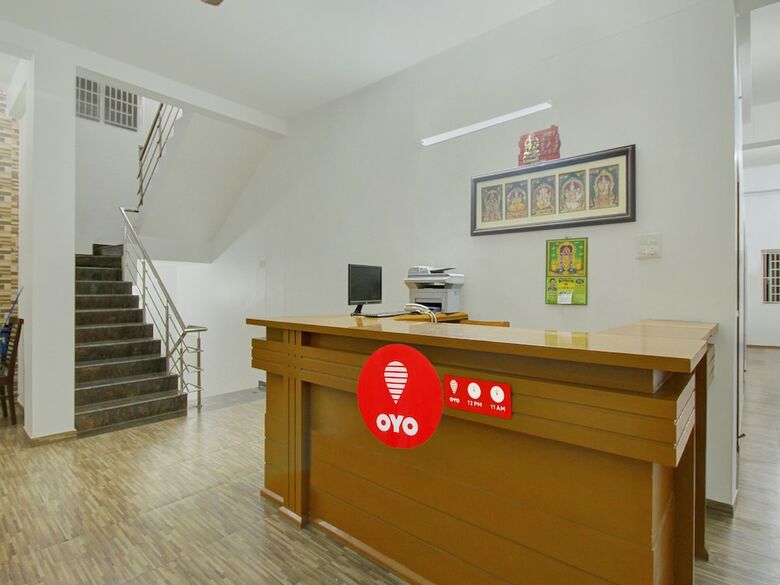 Hotel Oyo 12069 Rankghas Residency