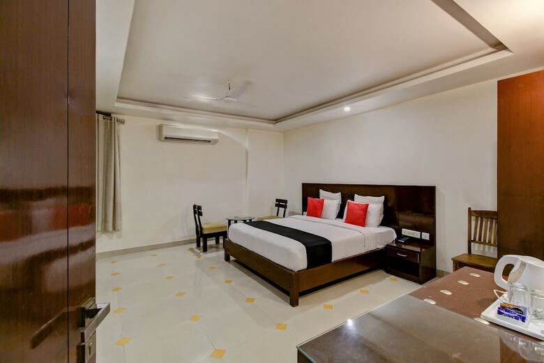 Oyo 11744 Hotel Vb Heritage Heights