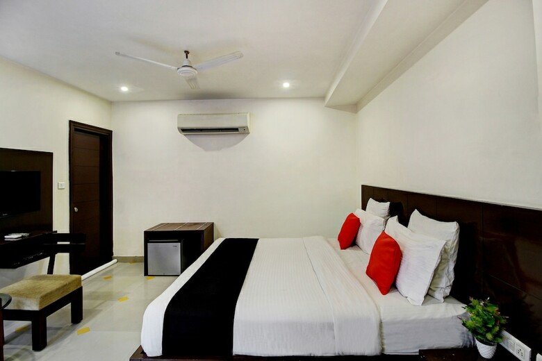Oyo 11744 Hotel Vb Heritage Heights