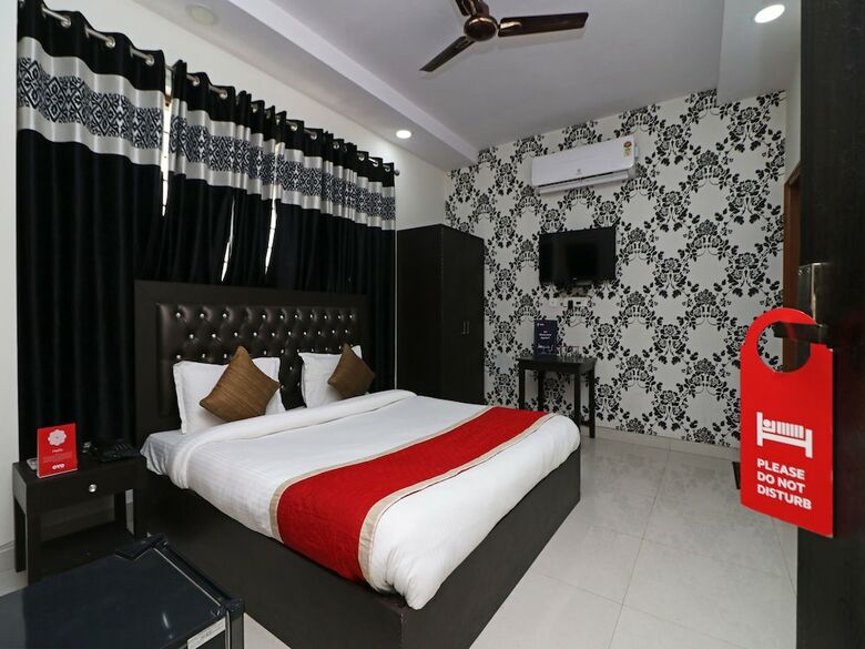 Hotel Oyo 11717 Gold Star Suits