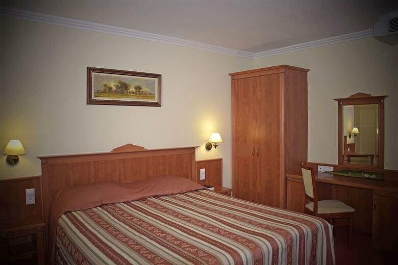 Ger�by K�ria Hotel �s Lovasudvar
