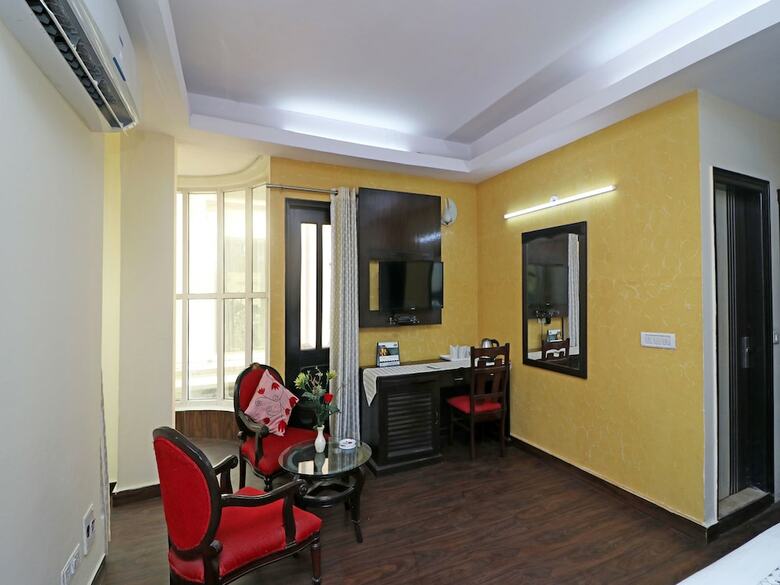 Hotel Oyo 13451 Star Corporate Avenue