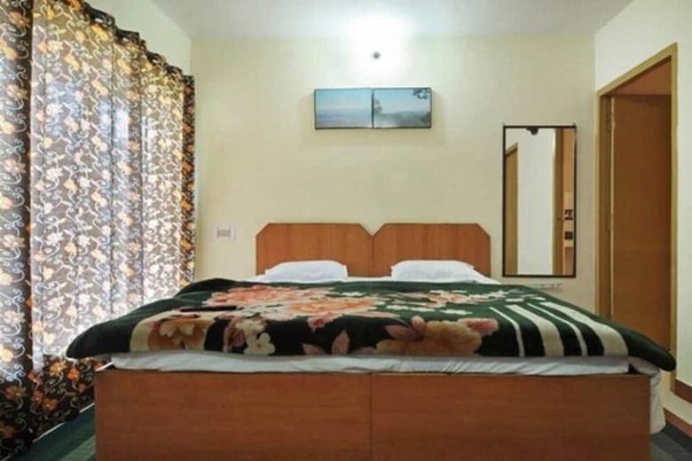 Hotel Janardan Resort Pangot