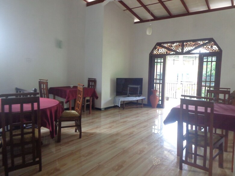 Hotel Homestay 24