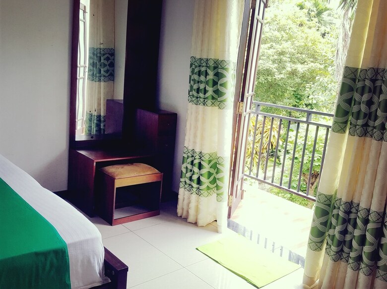 Hotel Homestay 24