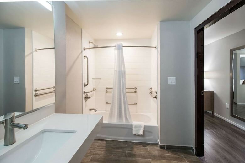 Hotel Comfort Suites