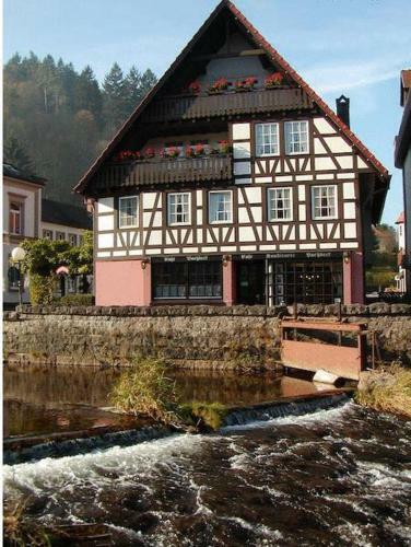 Hostal Zur Alten Br�cke