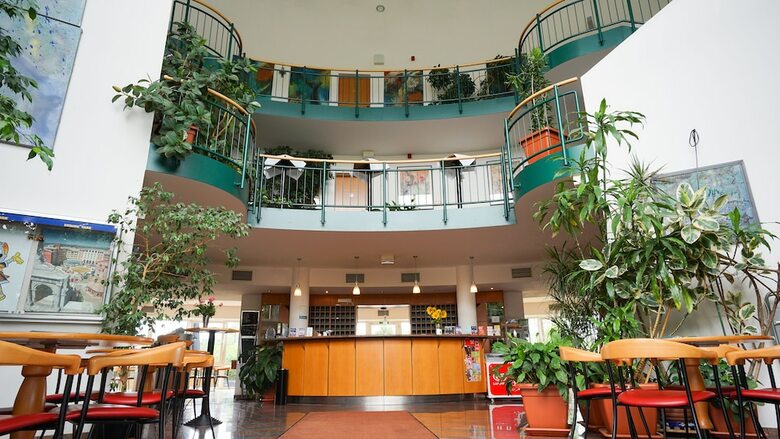 Highway Hotel