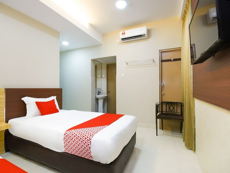 Hotel Oyo 1023 La Mirina Boutique Inn