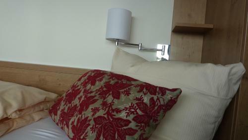 Hostal Gasthaus Sonne Neuh�usle