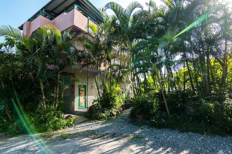 Bed & Breakfast Pasa Beach Resort