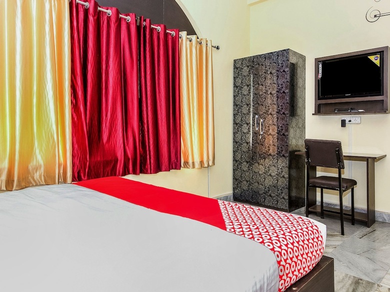 Oyo 12960 Hotel Adrija